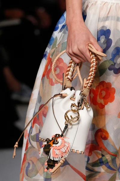 Look 51